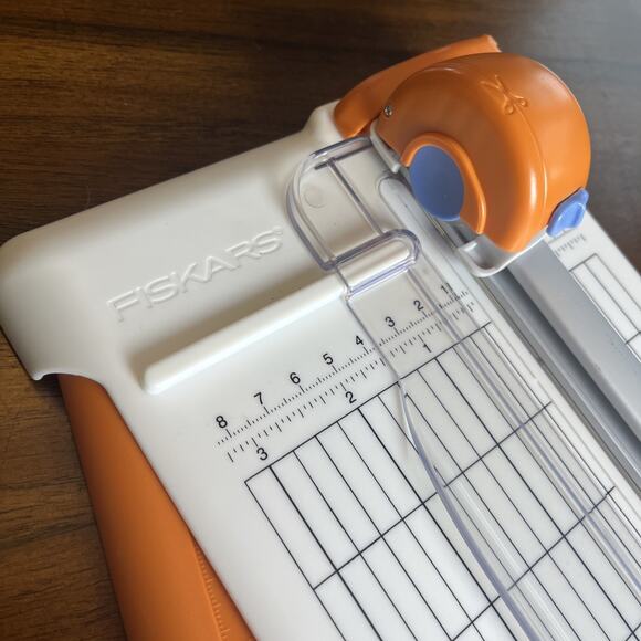 Fiskars 12 Inch Rotary Paper Trimmer Portable For Scrapbooking Crafting Hobby - Picture 2 of 11